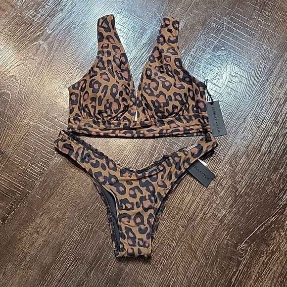 Kendall & Klyie Animal Plunge Two-piece Bikini Set - Picture 2 of 16